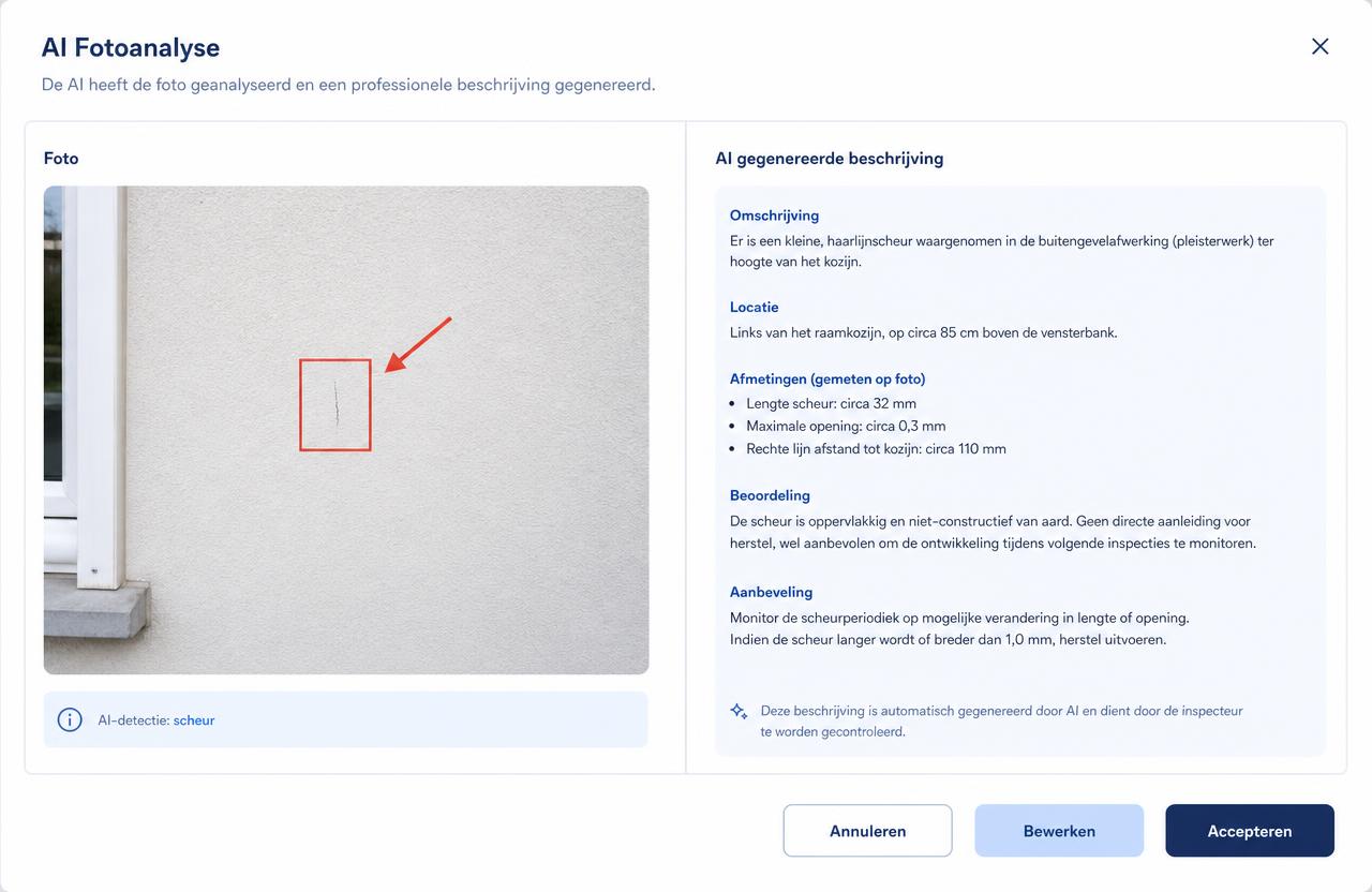 Analysevenster met een gemarkeerde foto links en een voorgestelde professionele vaststelling rechts.